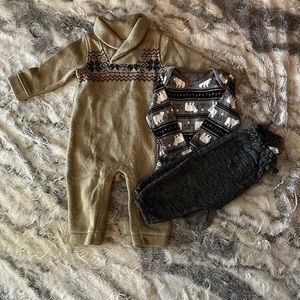 SOLD ❤️ Old Navy 3 Piece Set (boys) 6-12 month